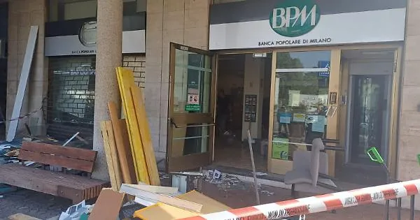 Due bancomat fatti esplodere. È la banda della marmotta