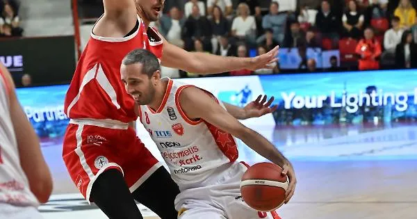 Amedeo Della Valle secures Varese victory over Trieste