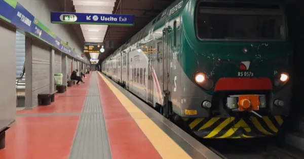 23-year-old rescued from beneath train at Milan station with minor injuries