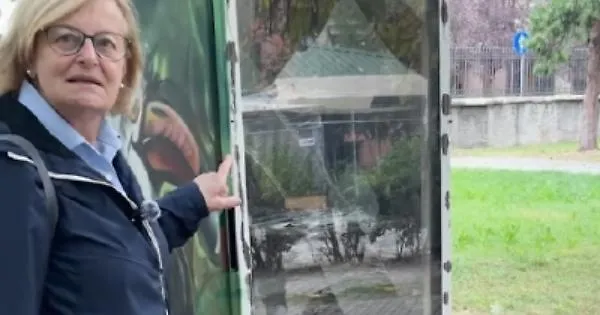 Cinzia Berutti inspects neglected Parco Comerio in Busto Arsizio